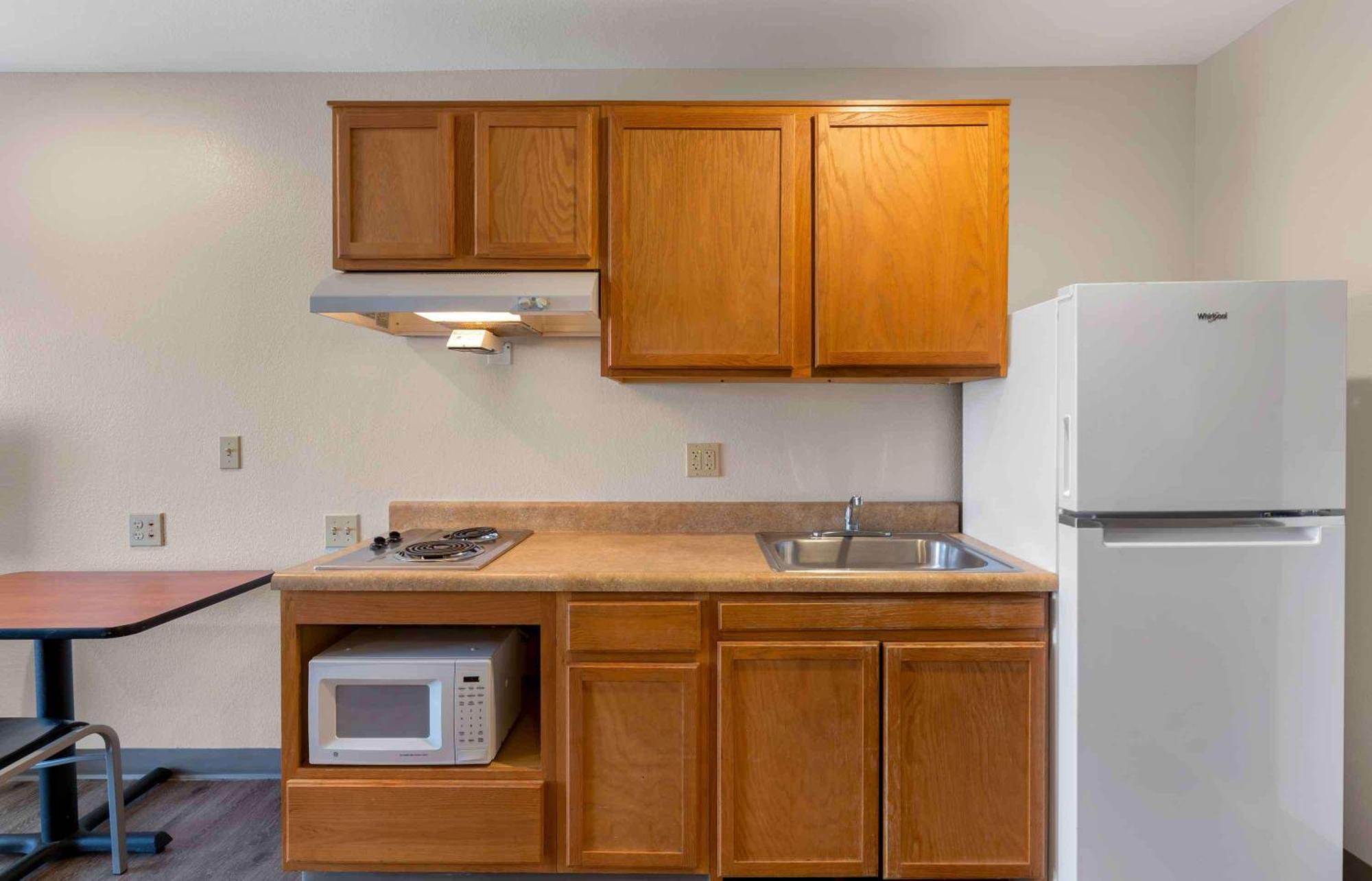 Extended Stay America Select Suites - Cleveland - Airport Dış mekan fotoğraf