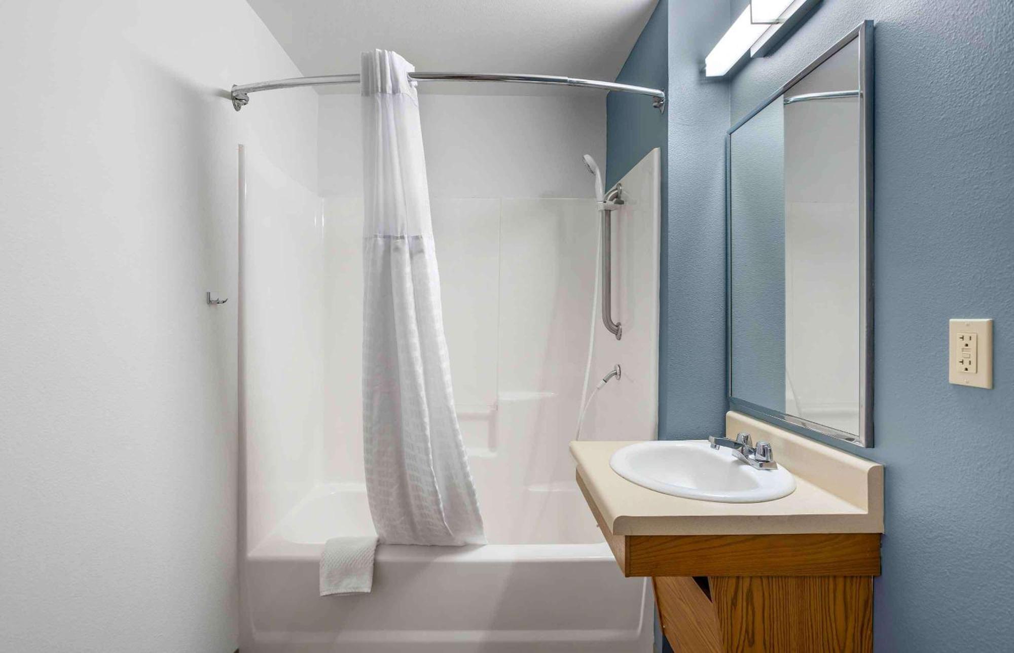 Extended Stay America Select Suites - Cleveland - Airport Dış mekan fotoğraf